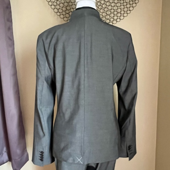 Women's Gray Blazer, Size 12 - Picture 2 of 15